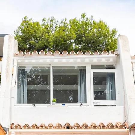 Oasis Junto Al Mar En *